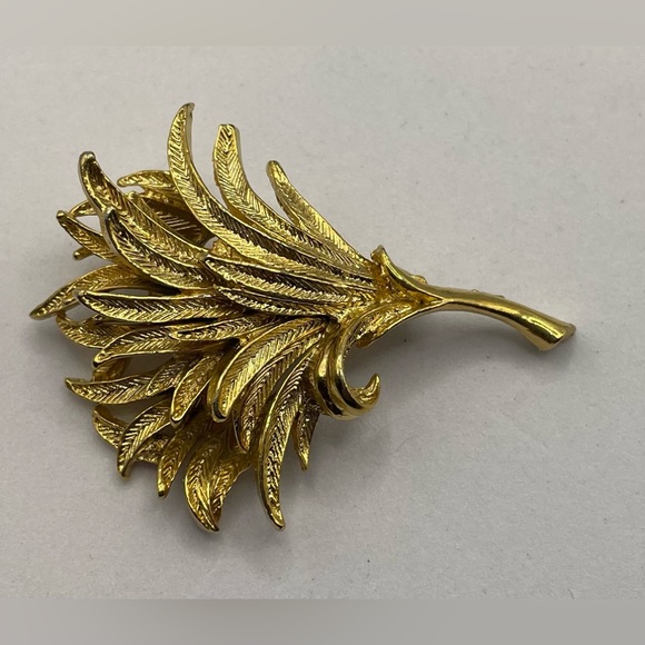 SELOVO Vintage Green Leaf Bouquet Rhinestone Brooch Pin - Antiqued Gold Tone, 2.7x2 Inch - View #3